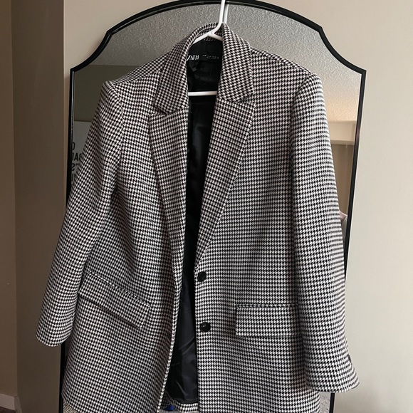 Zara blazer . Size medium. - Picture 2 of 2
